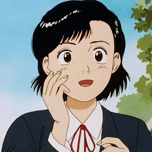 天上的云是灰色的