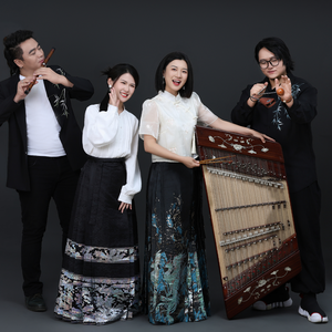 《钱塘湖春行》