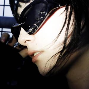 mini skirt (feat. XEOS)