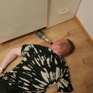 Törö (feat. Wavy Davy)