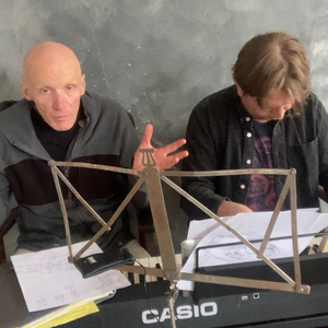 Небо будущим беременно