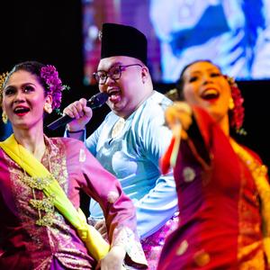 Zapin Duduk Bertakhta