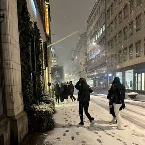 无人行走的街巷