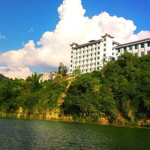 山水之间（翻自 李宇飞）