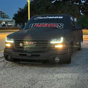 Plaza De Los Juniors (feat. Cristiano)