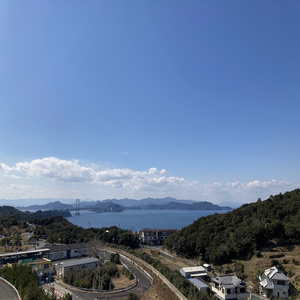 街角の空にのって