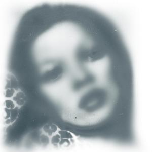 RIÉNDOTE CON ALGUIEN MÁS