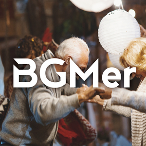 手をとりあって