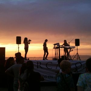 轻松欢快的背景音乐