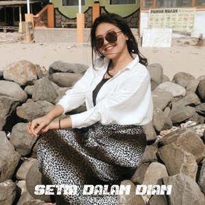 Setia Dalam Diam