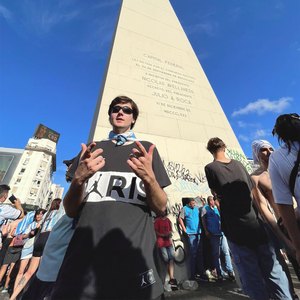 No Quiere Que Le Baje