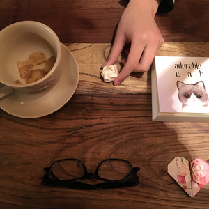 周日傍晚堵车的街头