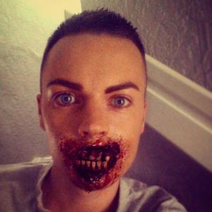 Bitin (feat. 2dawgg)