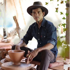 ຄົນປັ້ນດິນເຜົາ (คนปั้นดินเผา)