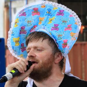 Fødselsdagssangen i alle 12 tonearter og i 13/16 og 11/16