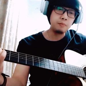 晚霞中夕阳开始沉没