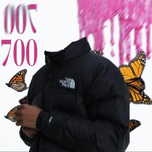 700
