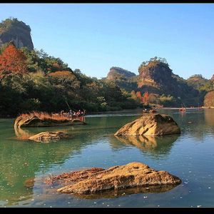 远山微茫情深锁