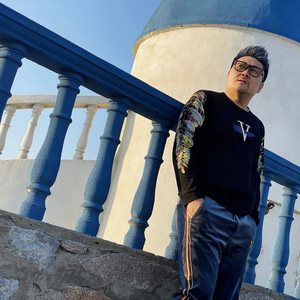 冷雨纷飞 (伴奏)