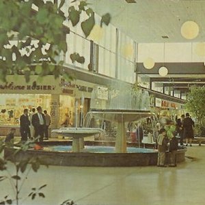 Birdcage Mall 버드케이지 몰