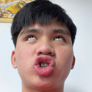 Trưởng Thành Không Vui