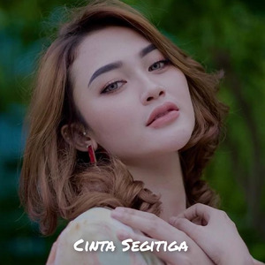 Cinta Segitiga (Live)