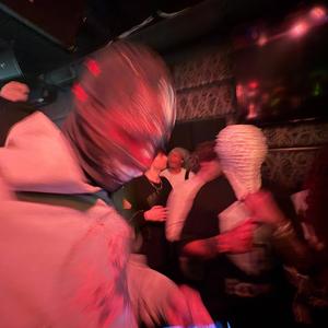 gut (feat. pg13k)