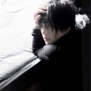 爱是把自己撕成两半