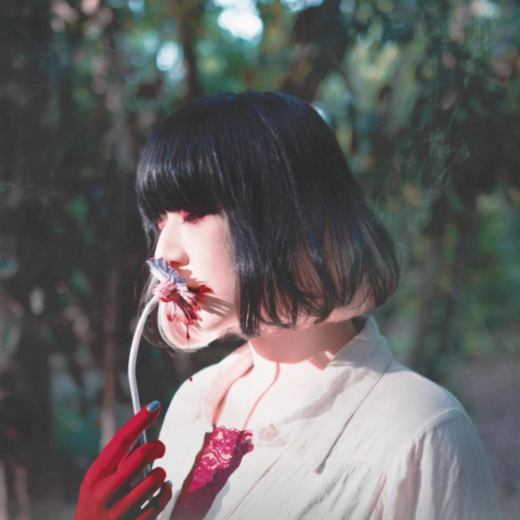 真娘的歌里没有酒,我却醉的像条狗.