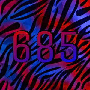 685