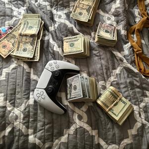 New Money (feat. Ft dg Tony)