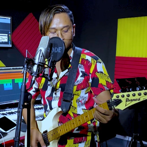 ជំពាក់កម្មស្រីចាស់