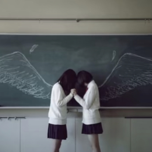 站在天台的我不敢跳下去