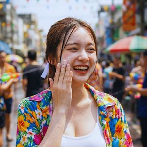 สาดให้ฉ่ำ