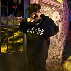 Boğazında Parmaklarım