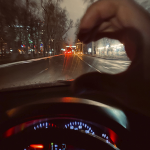 Қиялдағы ару қыз