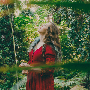 עיניים בורקות (לְבָנָה)