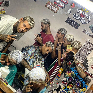 PEITA DO GALO vs ELA BRISA NO TRAJE