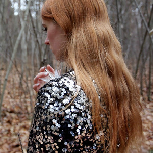 Der monolith im Mondlicht