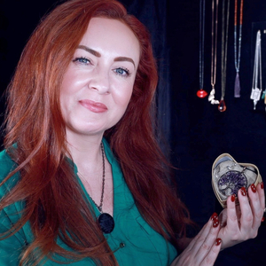 Your choice of necklace & Your free gifts