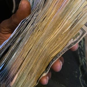 Durty money (feat. Jr .Boss)