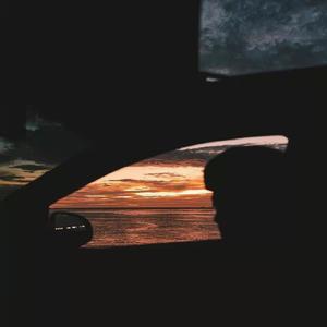 不是因为寂寞才想你