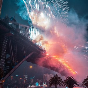 疲惫生活中的英雄