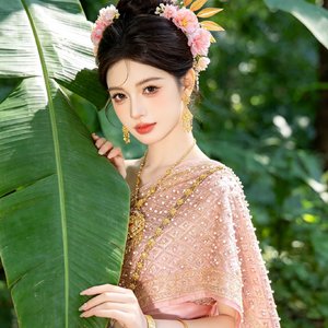 二十岁的月光 照不亮三十岁的窗