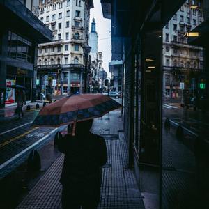 没有相逢，那就相拥