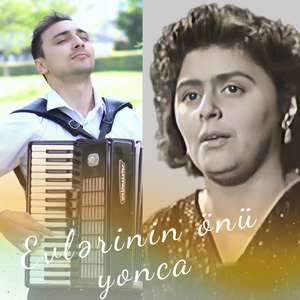 Evlərinin önü yonca