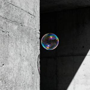 现实是灰色的封面