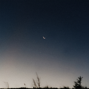 Meditating with Green Noise and the Waves