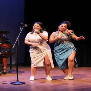 Mis Novias (En Vivo)