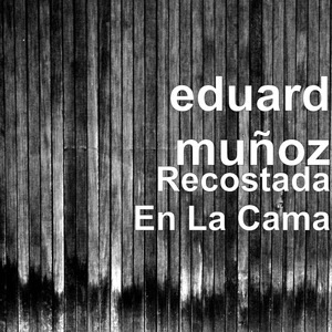 Recostada En La Cama